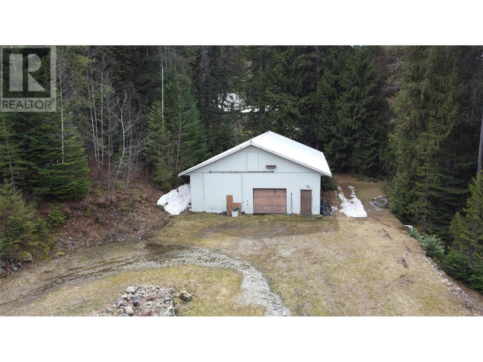 2300 Old Salmo Road, Fruitvale