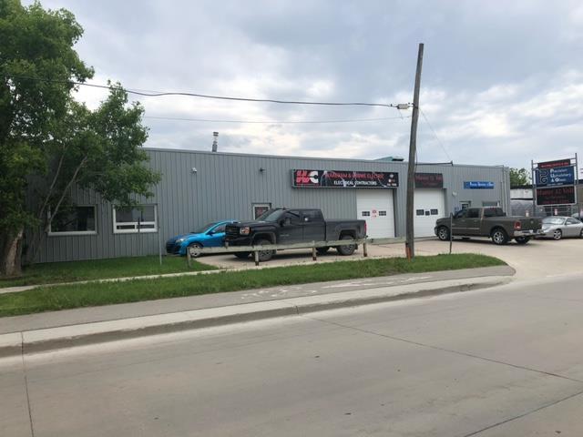 Photo 2 of 1228 1228 Chevrier Blvd, Winnipeg MB