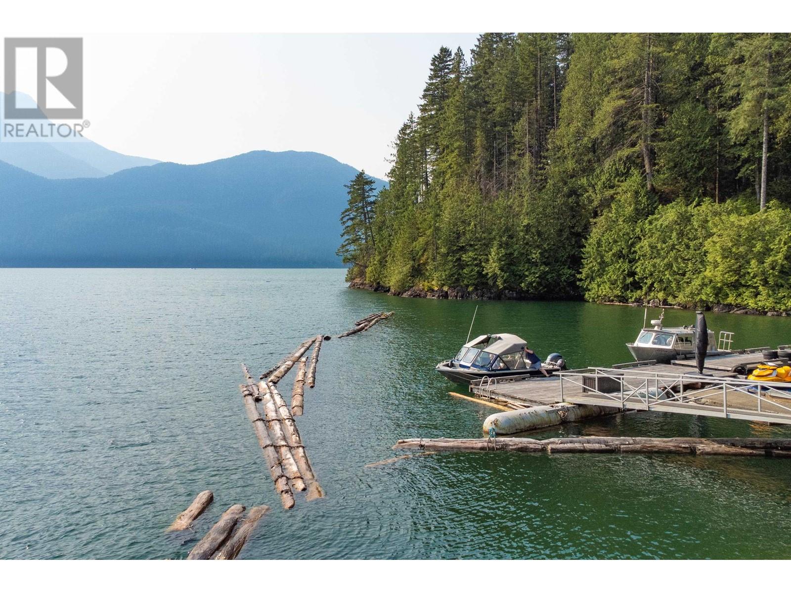 4 CHRISTIAN COVE, Pitt Meadows real estate listing R2877555