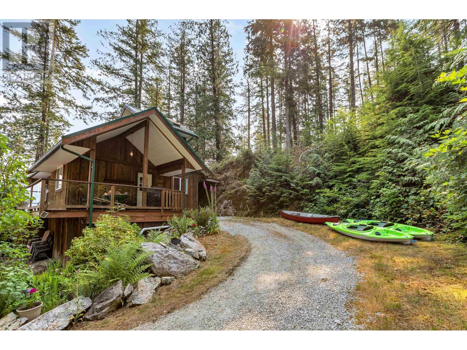 4 CHRISTIAN COVE, Pitt Meadows real estate listing R2877555