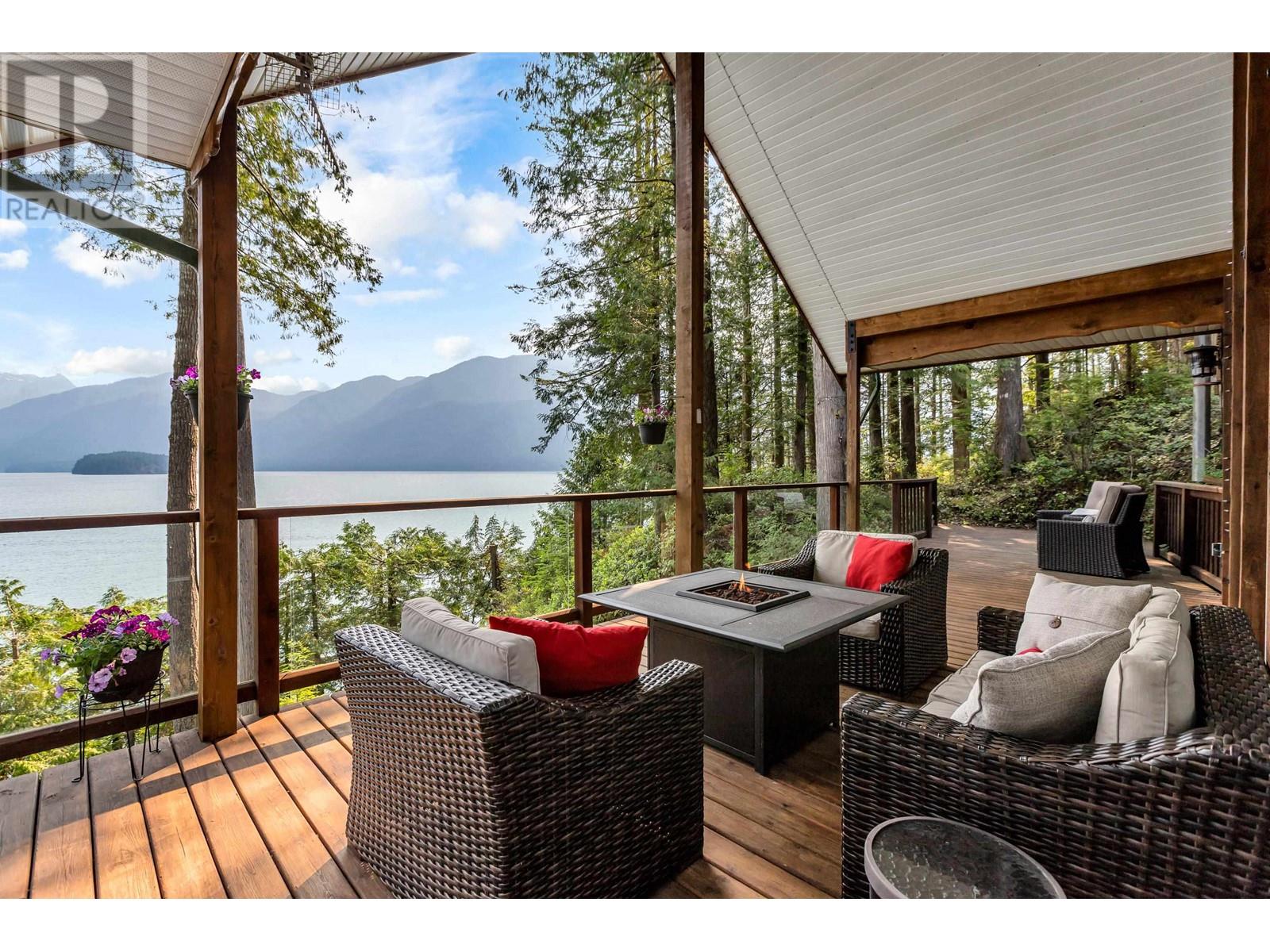 4 CHRISTIAN COVE, Pitt Meadows real estate listing R2877555