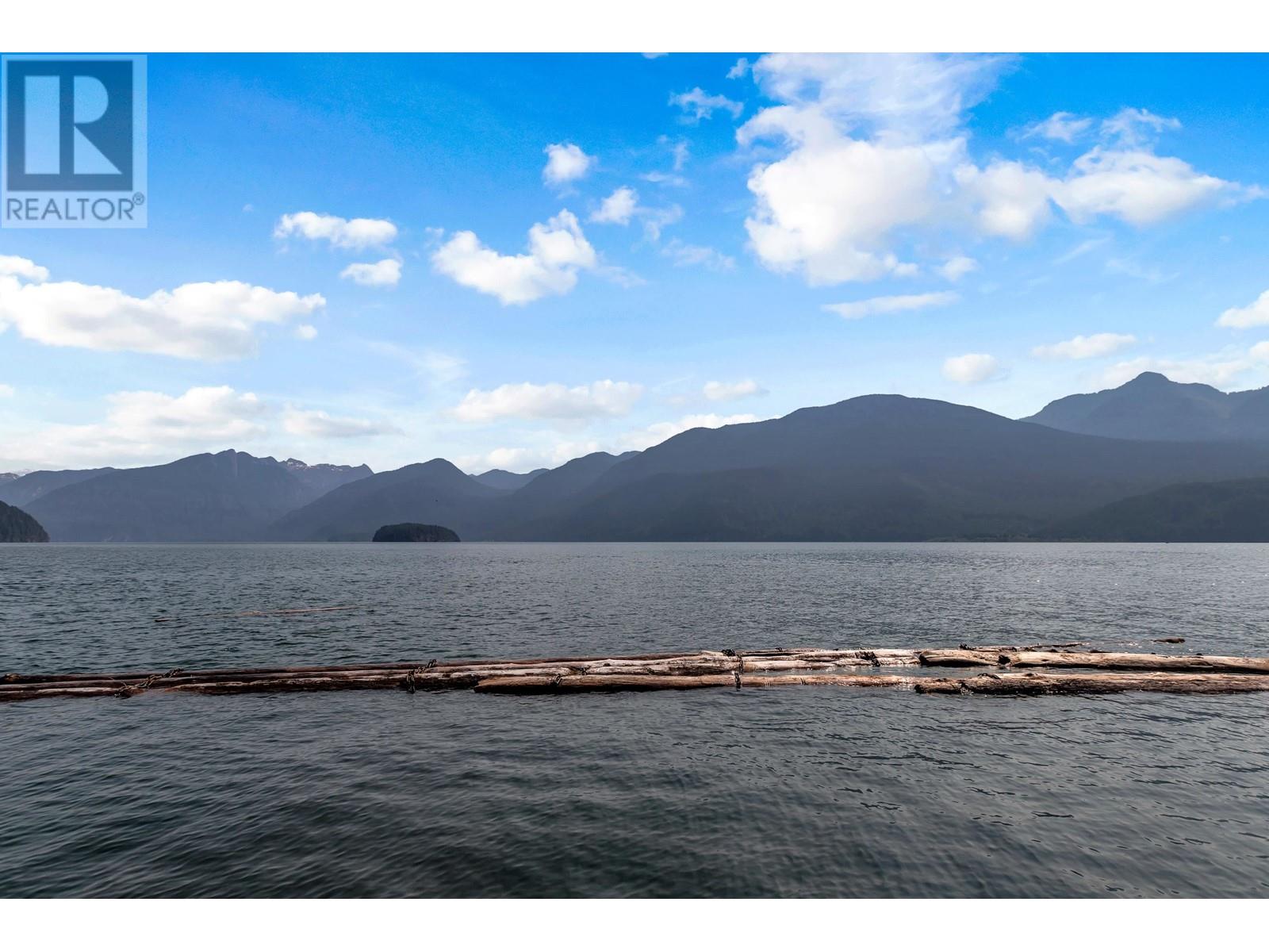 4 CHRISTIAN COVE, Pitt Meadows real estate listing R2877555