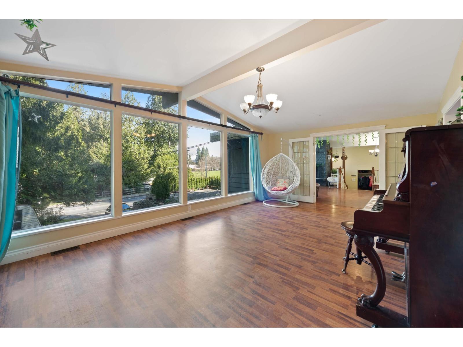Photo 6 of 20624 48 Avenue, Langley BC