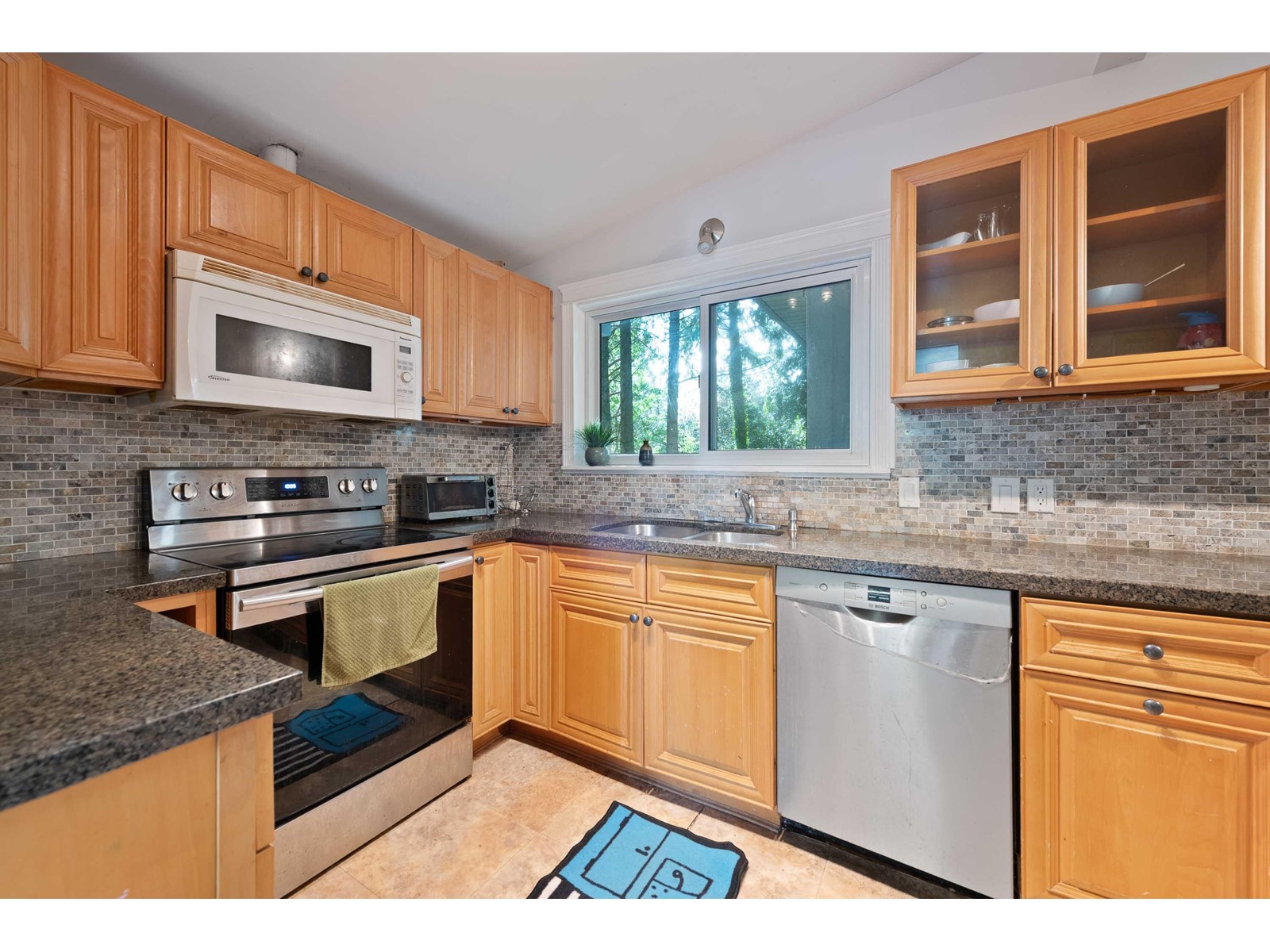 Photo 14 of 20624 48 Avenue, Langley BC