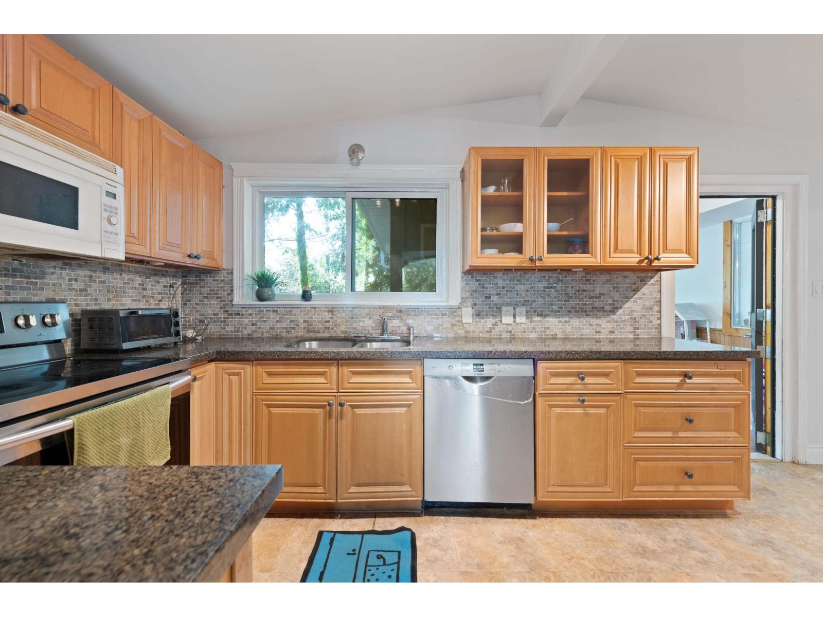 Photo 15 of 20624 48 Avenue, Langley BC