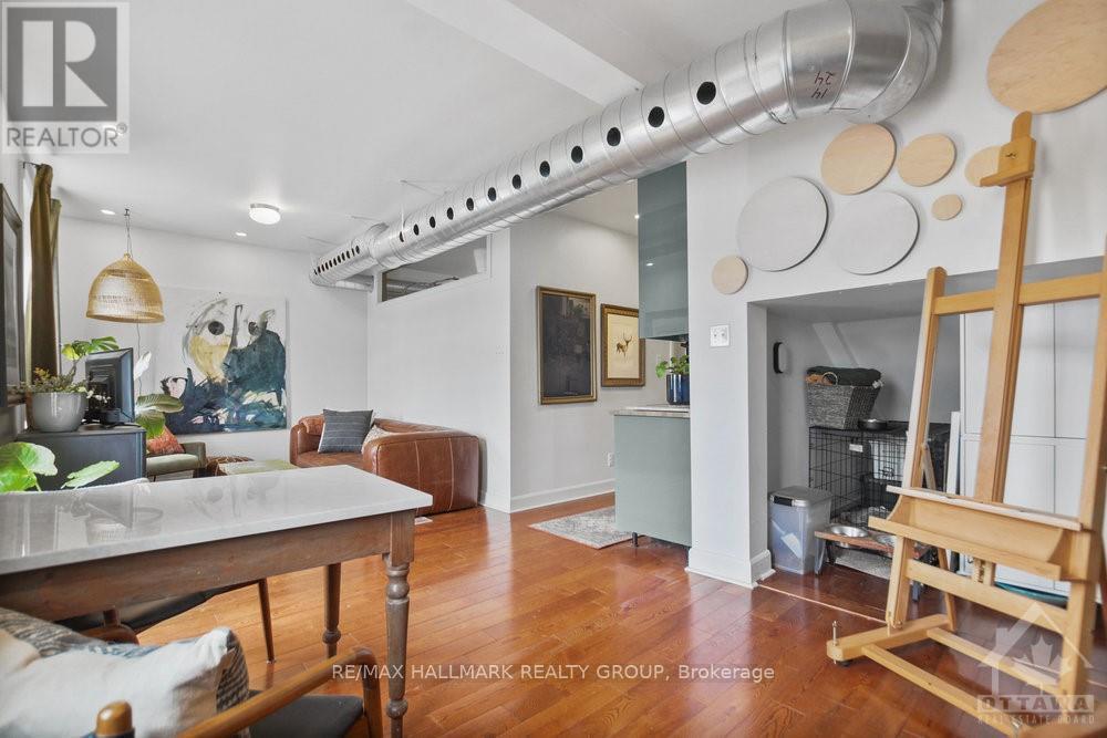 #206 65 MILL STREET - 17