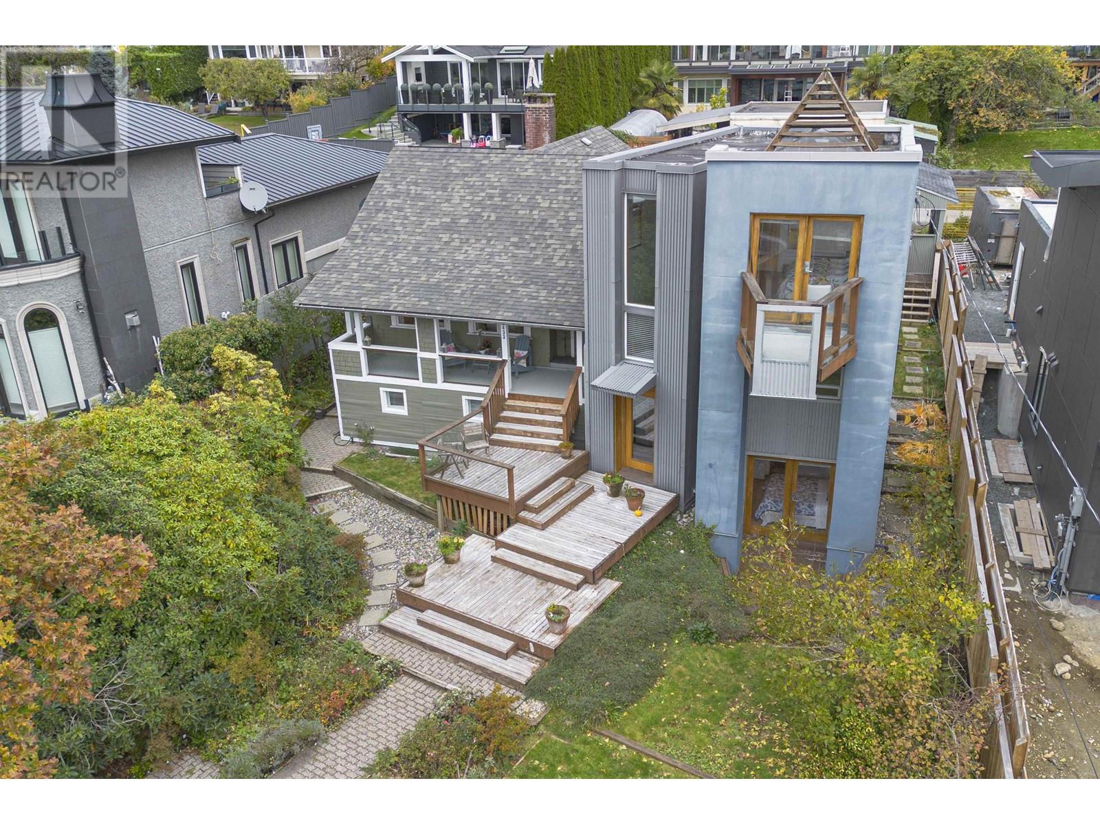 2433 MATHERS AVENUE, West Vancouver