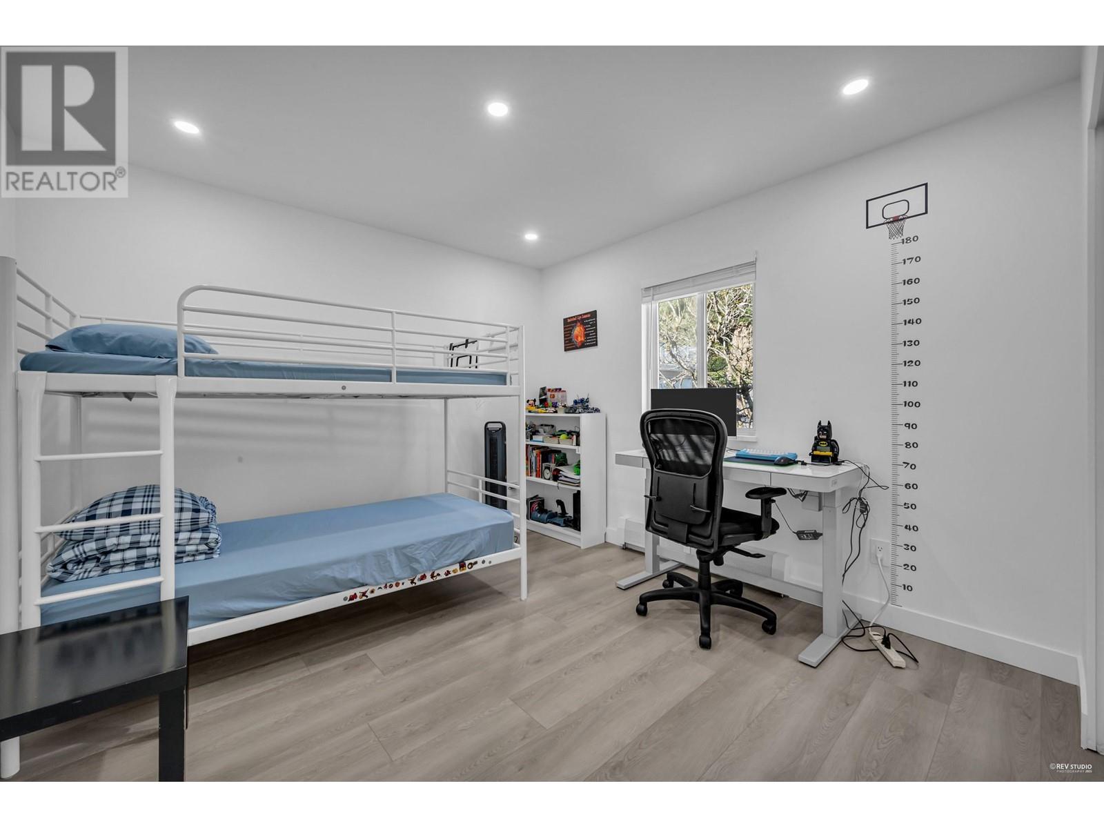 Photo 14 of 292 Mariner Way, Coquitlam BC