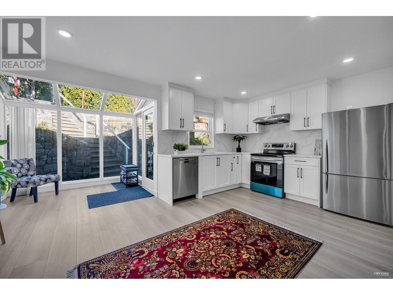 Photo 17 of 292 Mariner Way, Coquitlam BC