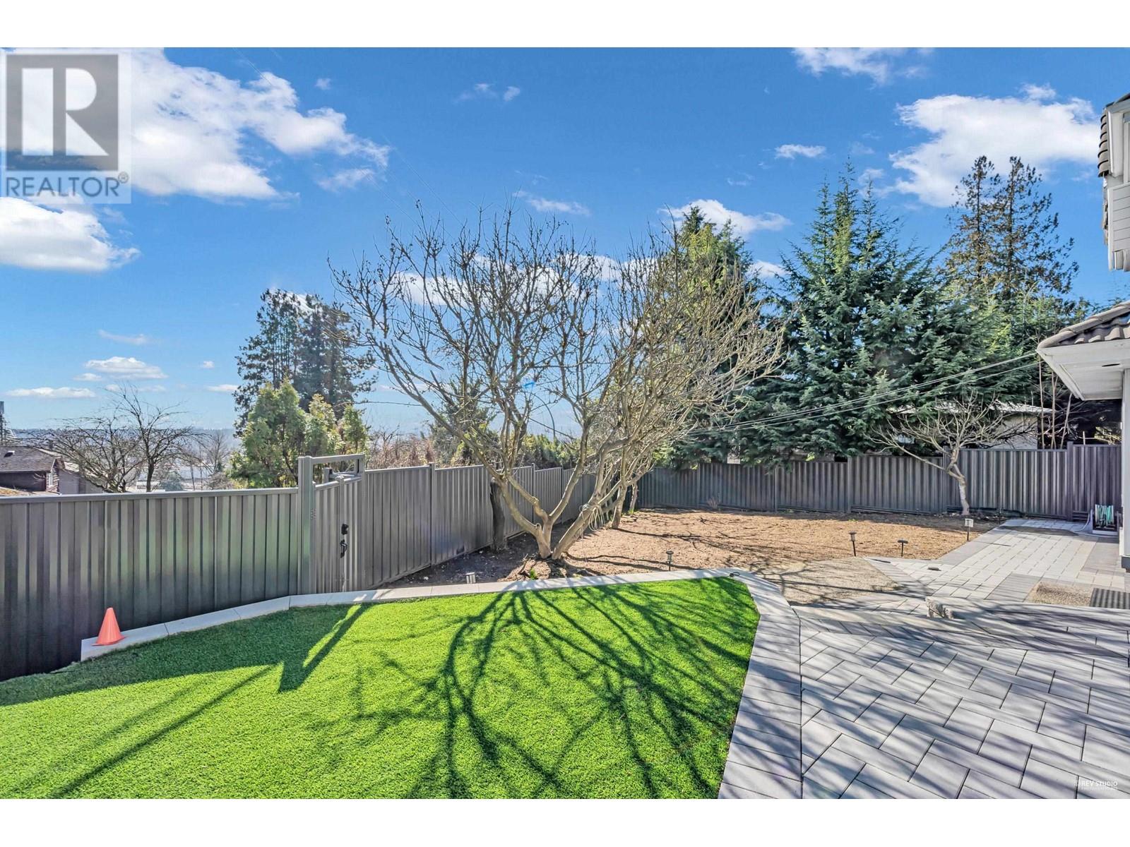 Photo 37 of 292 Mariner Way, Coquitlam BC