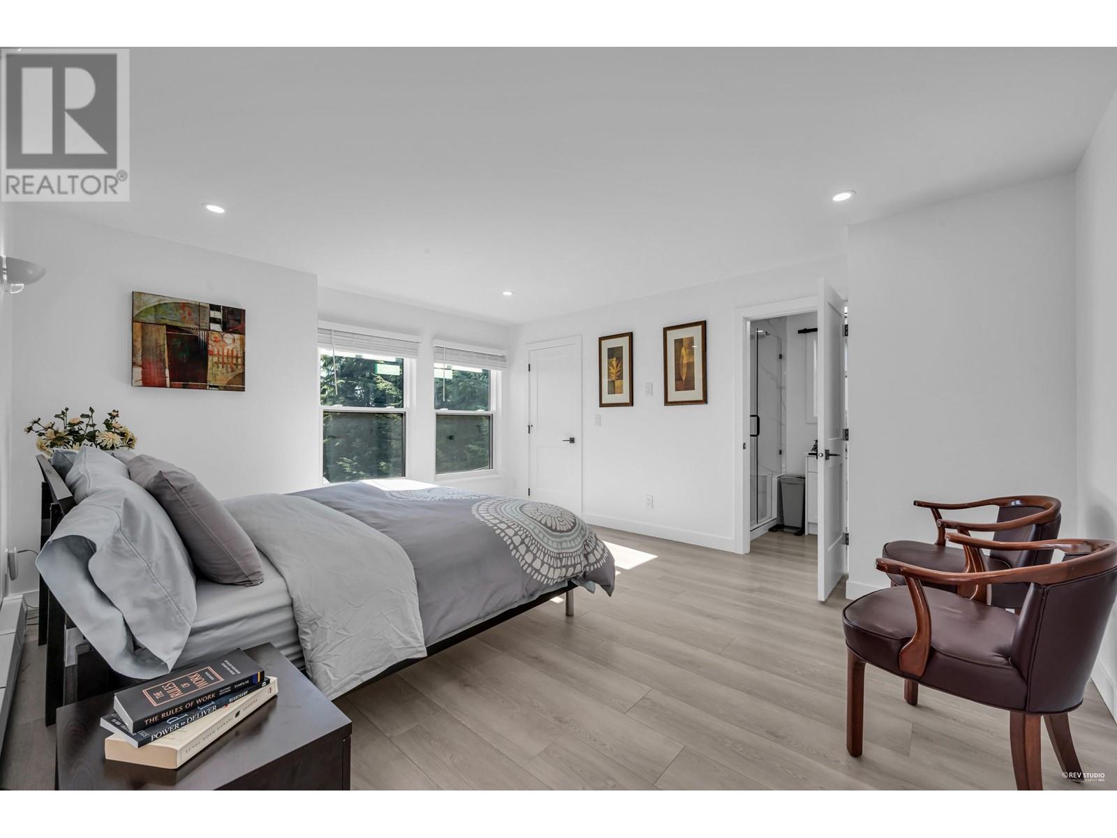 292 MARINER WAY, Coquitlam