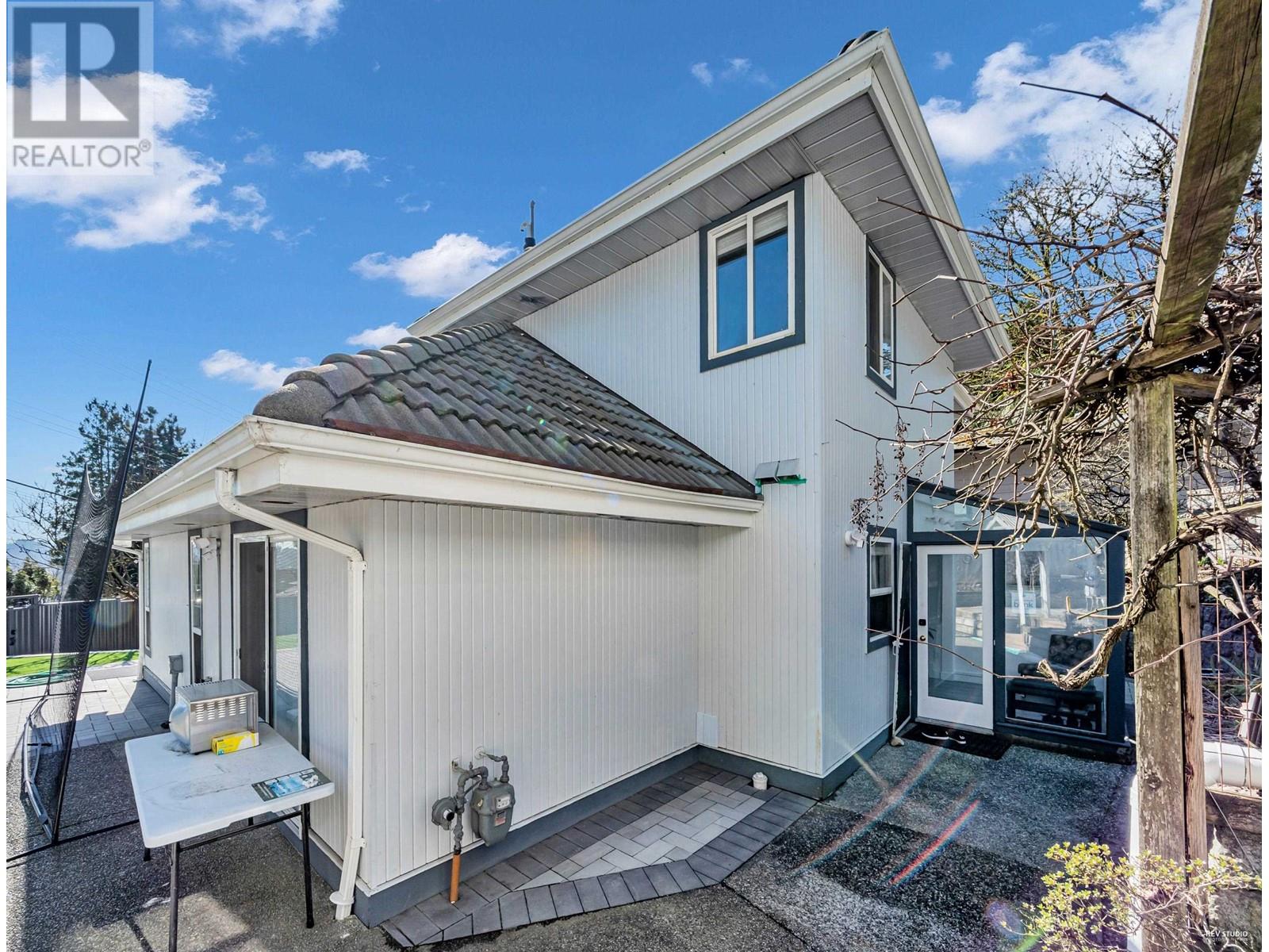 Photo 34 of 292 Mariner Way, Coquitlam BC