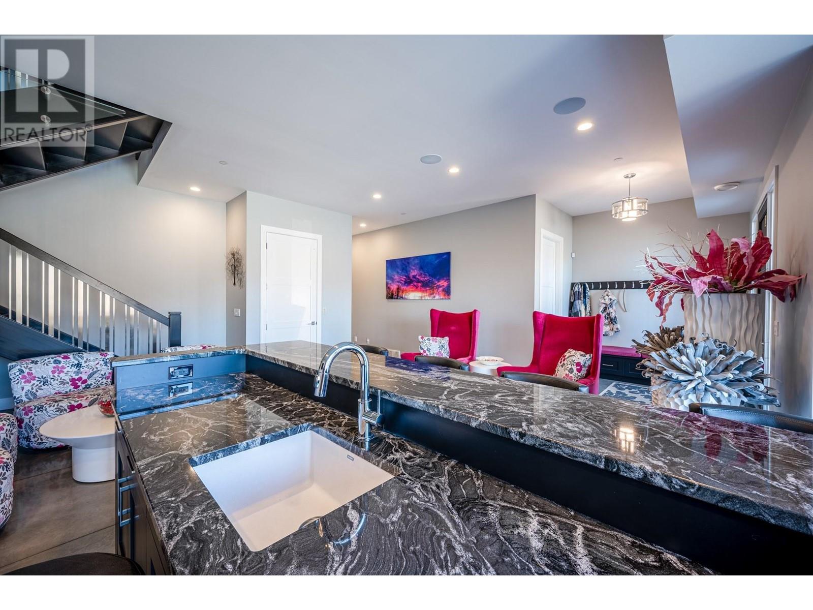 11537 Okanagan Centre Road West, Lake Country