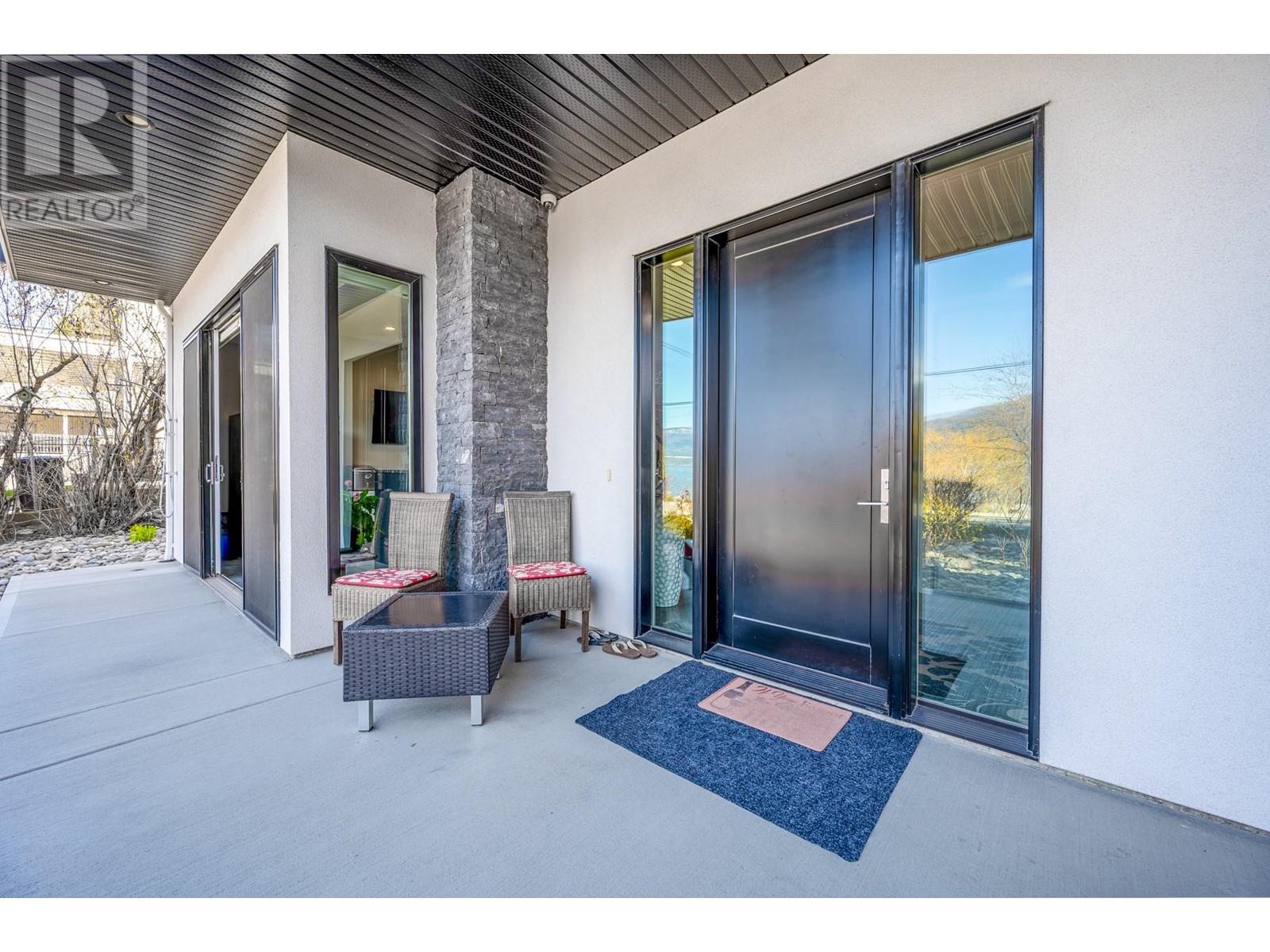 11537 Okanagan Centre Road West, Lake Country