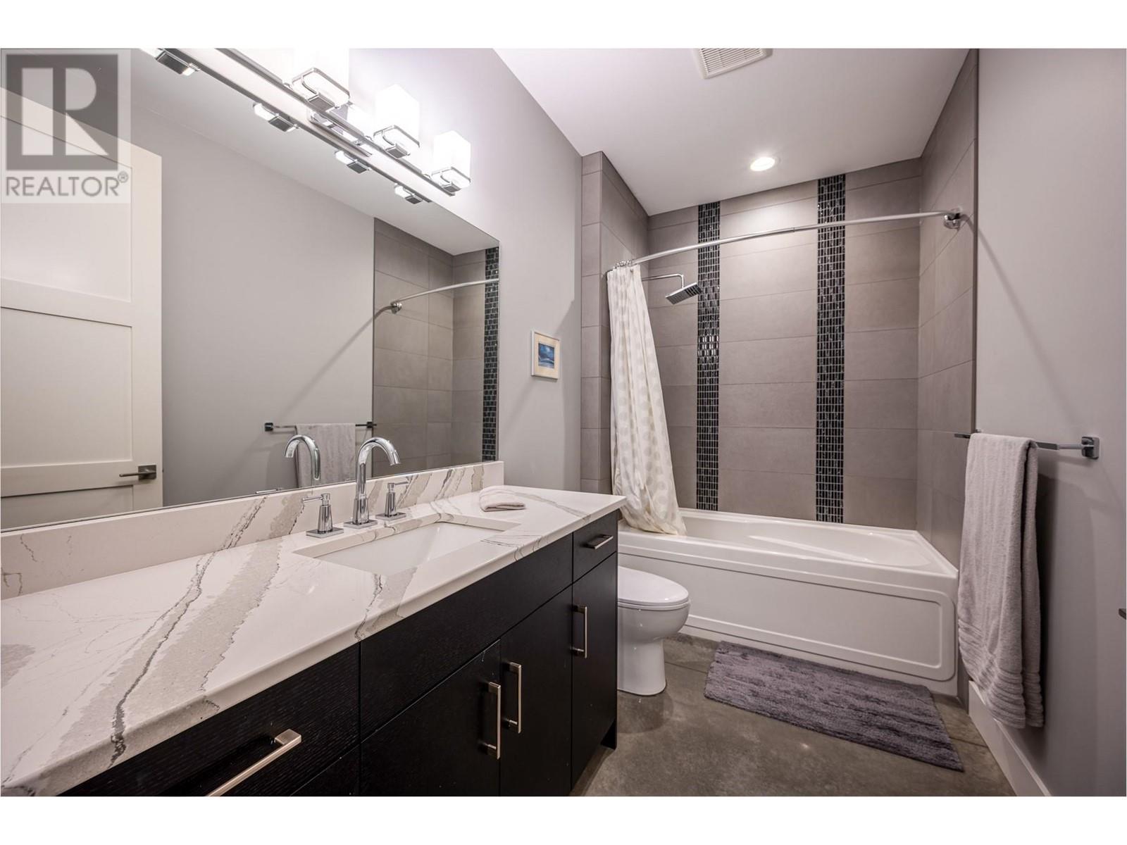 11537 Okanagan Centre Road West, Lake Country