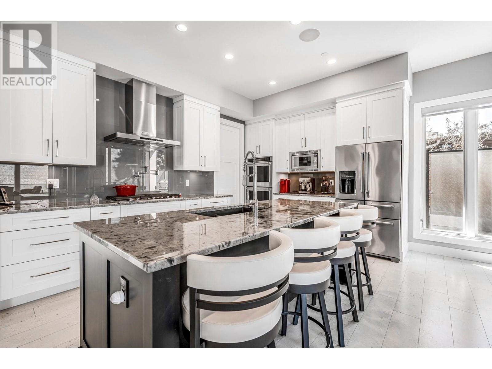 11537 Okanagan Centre Road West, Lake Country