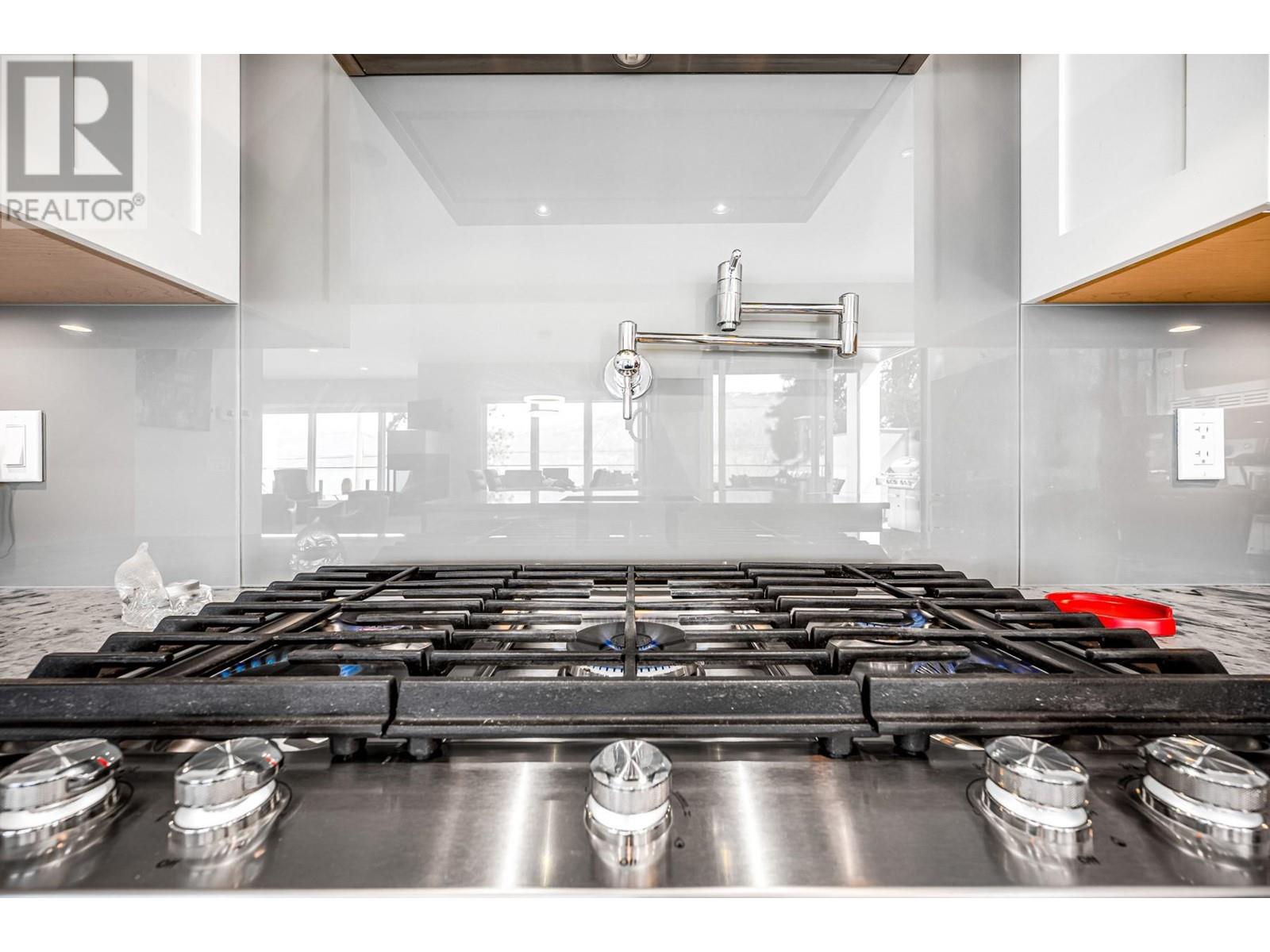 11537 Okanagan Centre Road West, Lake Country