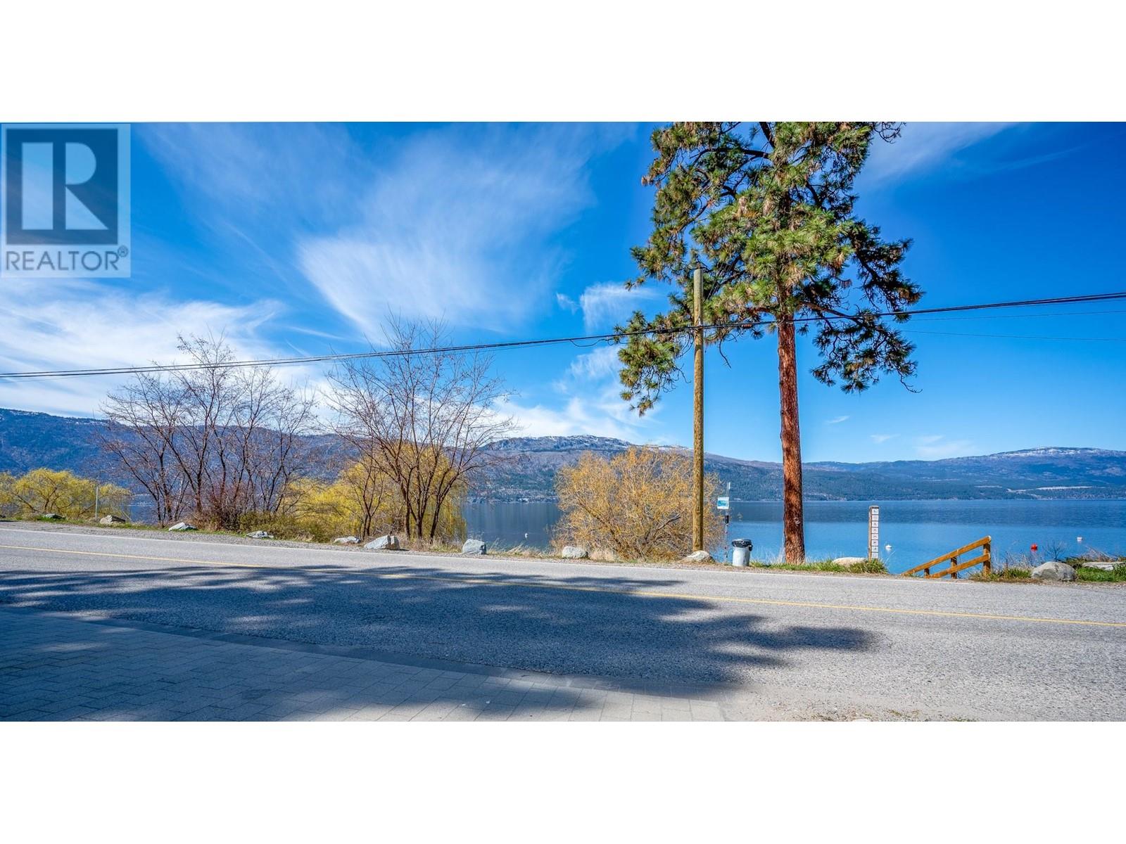 11537 Okanagan Centre Road West, Lake Country