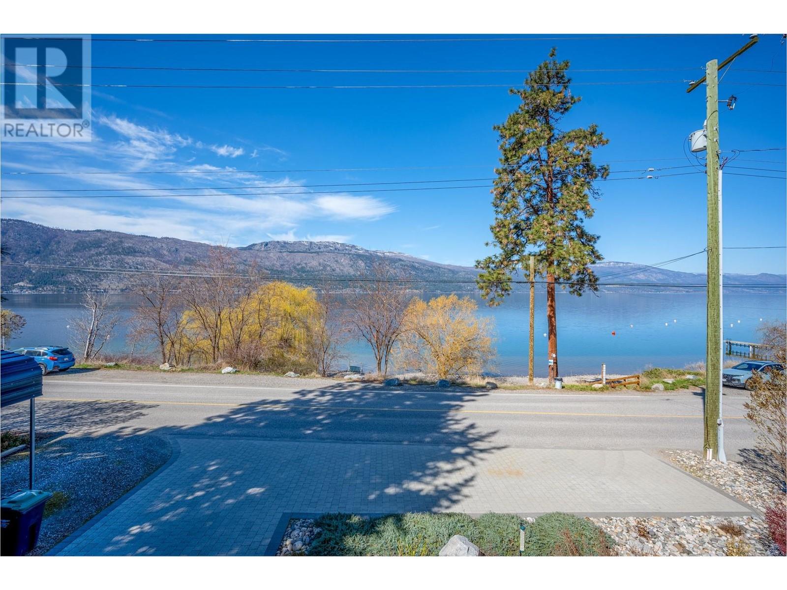 11537 Okanagan Centre Road West, Lake Country