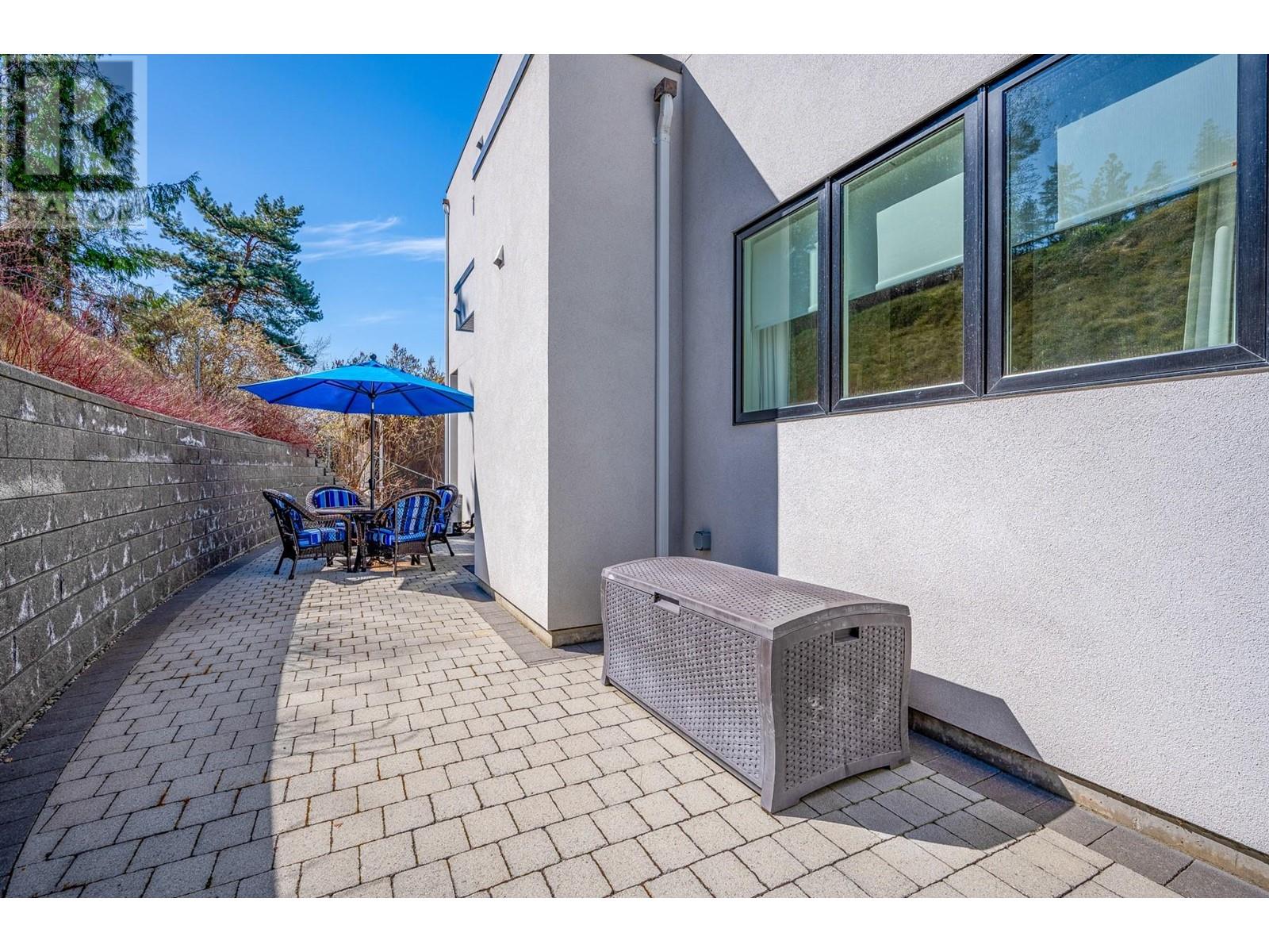 11537 Okanagan Centre Road West, Lake Country