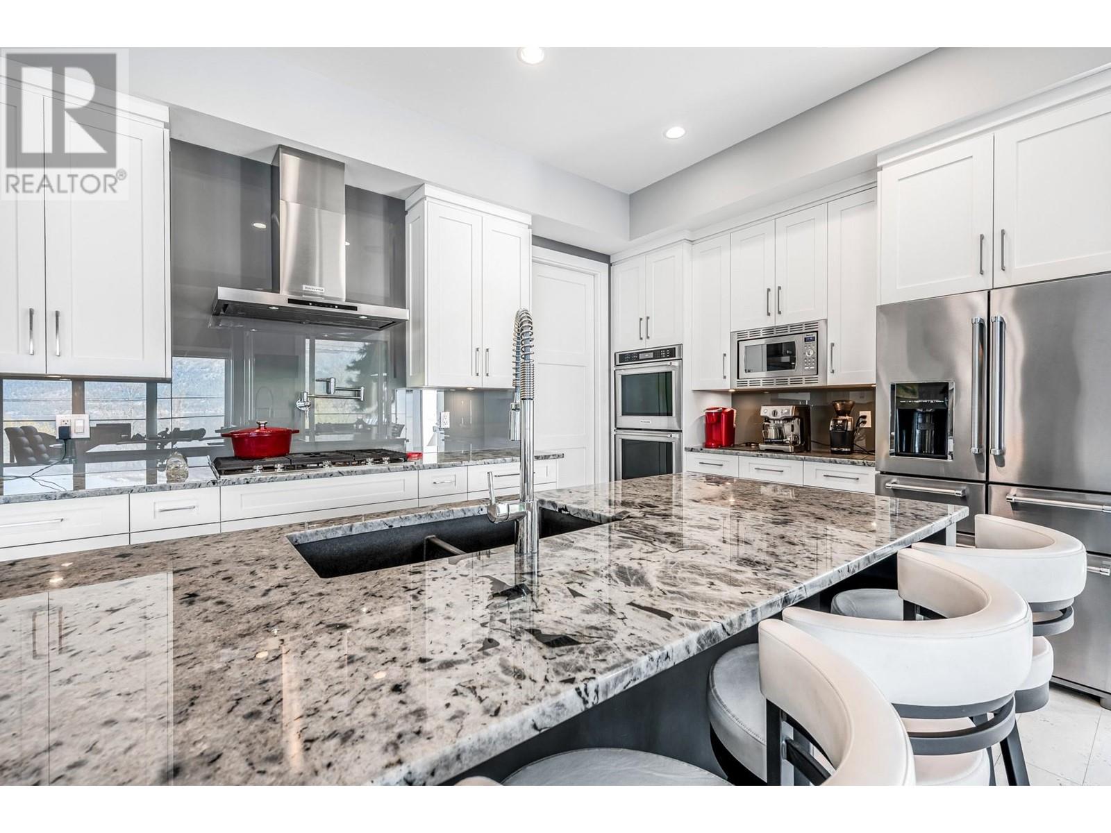 11537 Okanagan Centre Road West, Lake Country