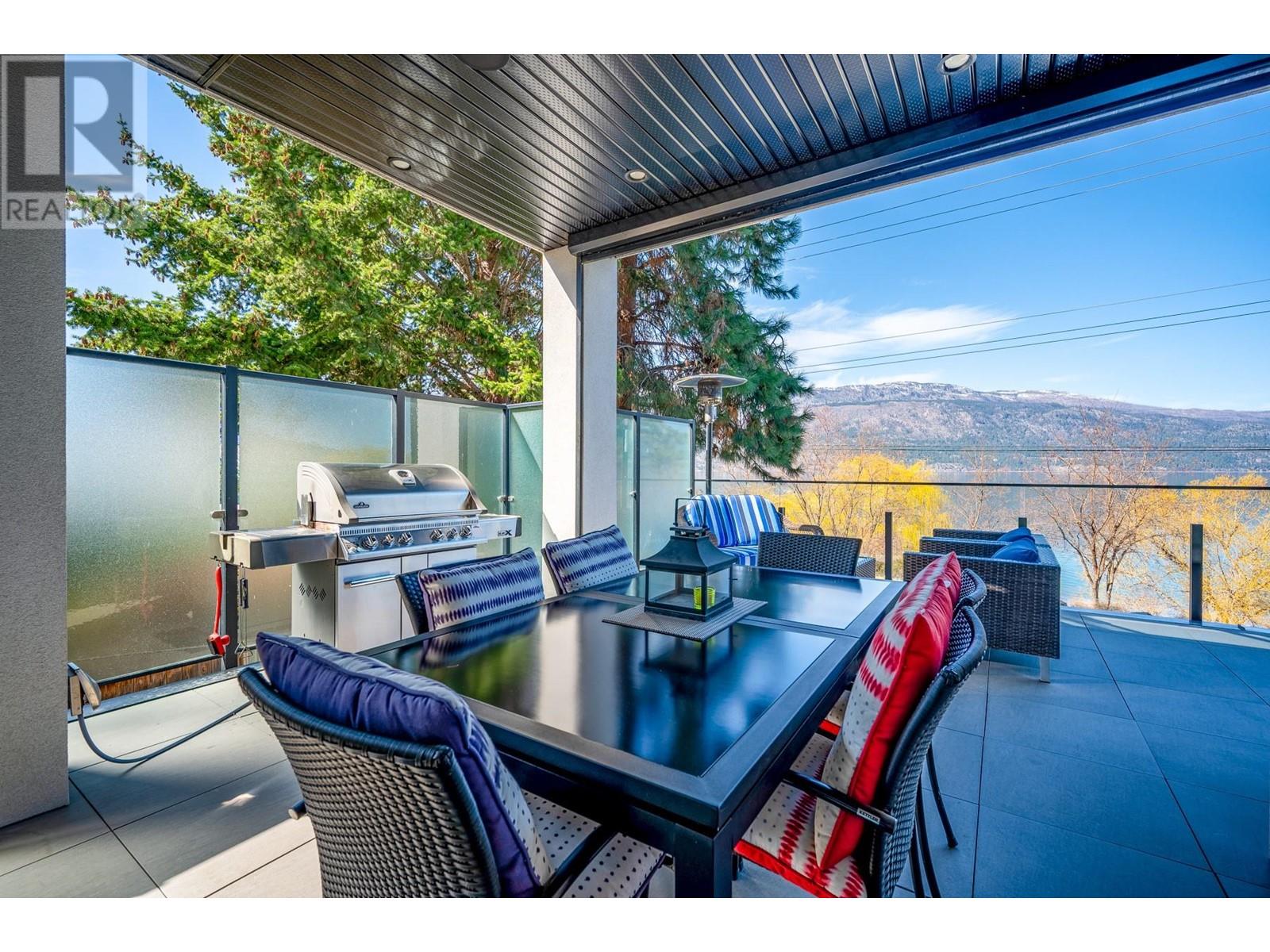 11537 Okanagan Centre Road West, Lake Country