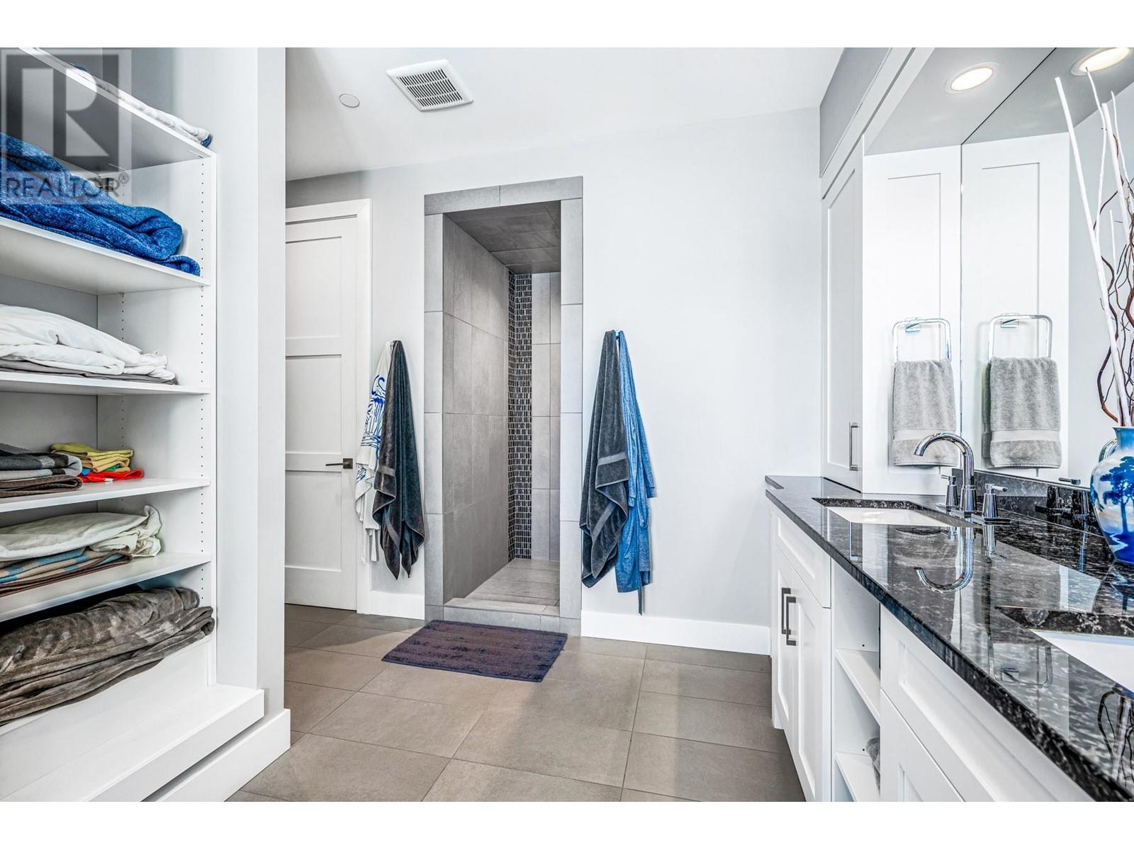 11537 Okanagan Centre Road West, Lake Country