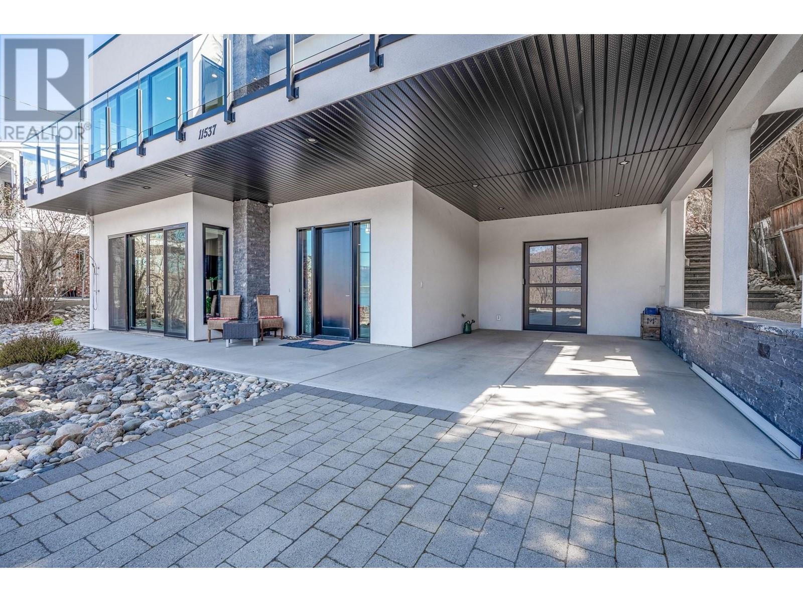 11537 Okanagan Centre Road West, Lake Country