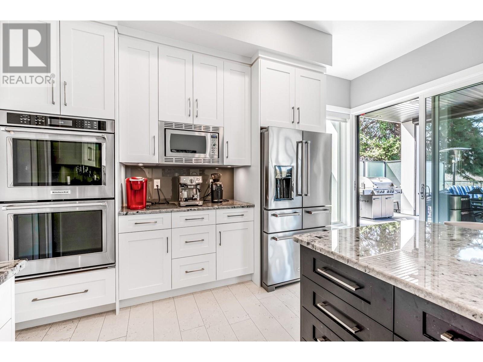 11537 Okanagan Centre Road West, Lake Country