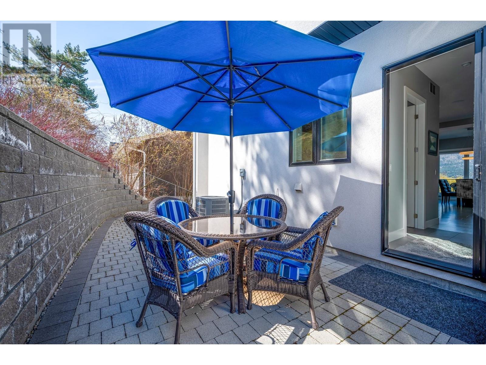 11537 Okanagan Centre Road West, Lake Country