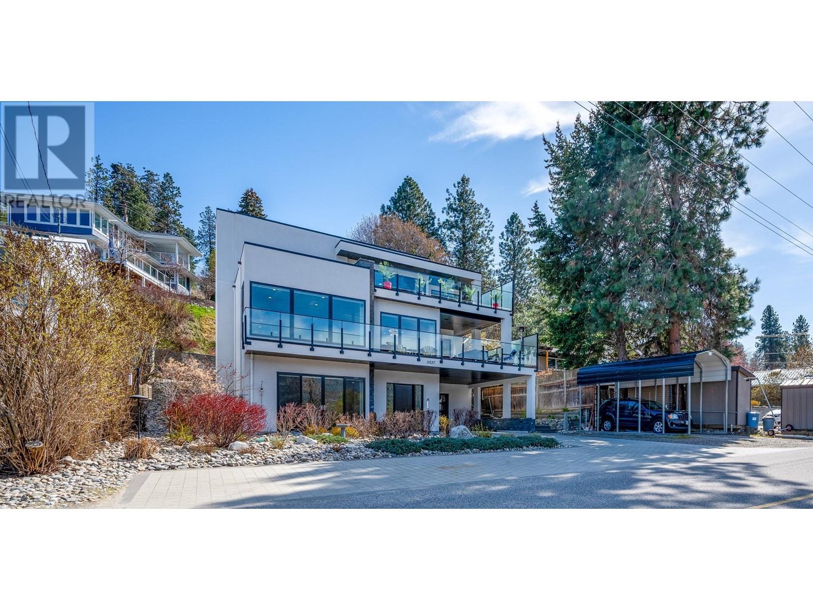 11537 Okanagan Centre Road West, Lake Country