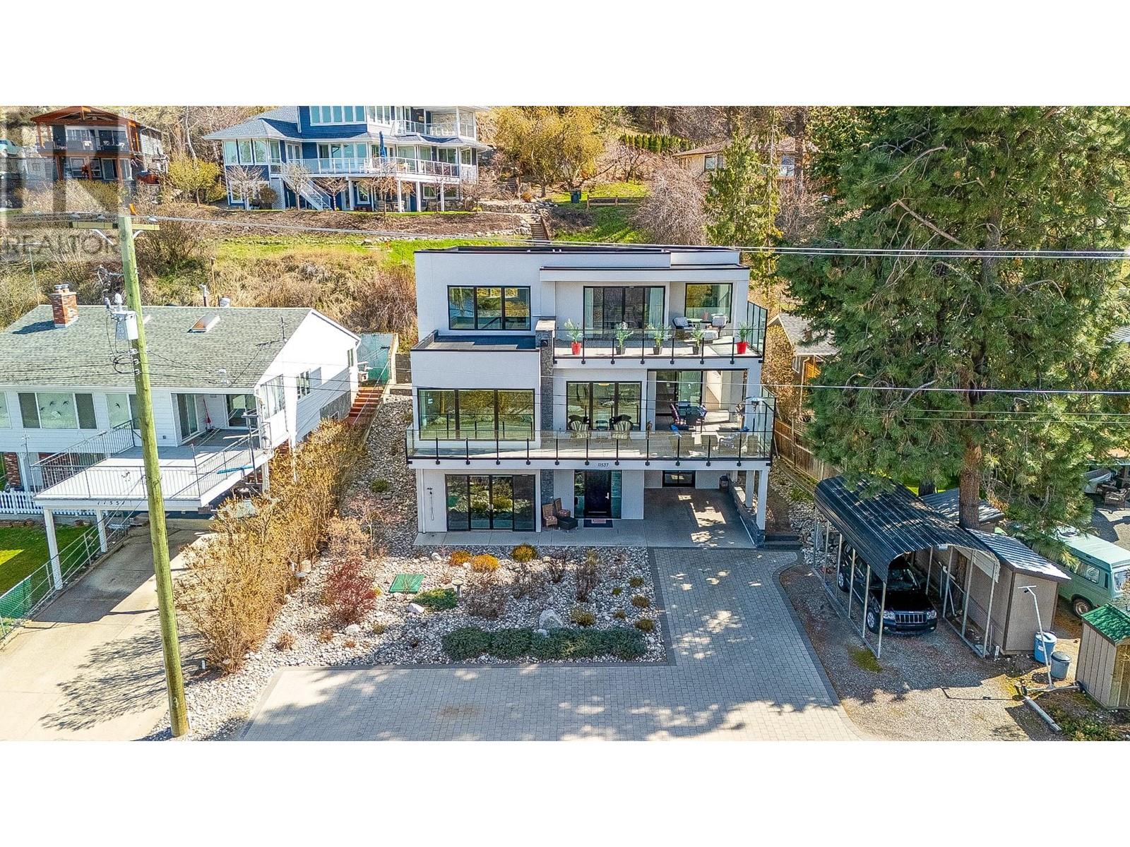 11537 Okanagan Centre Road West, Lake Country