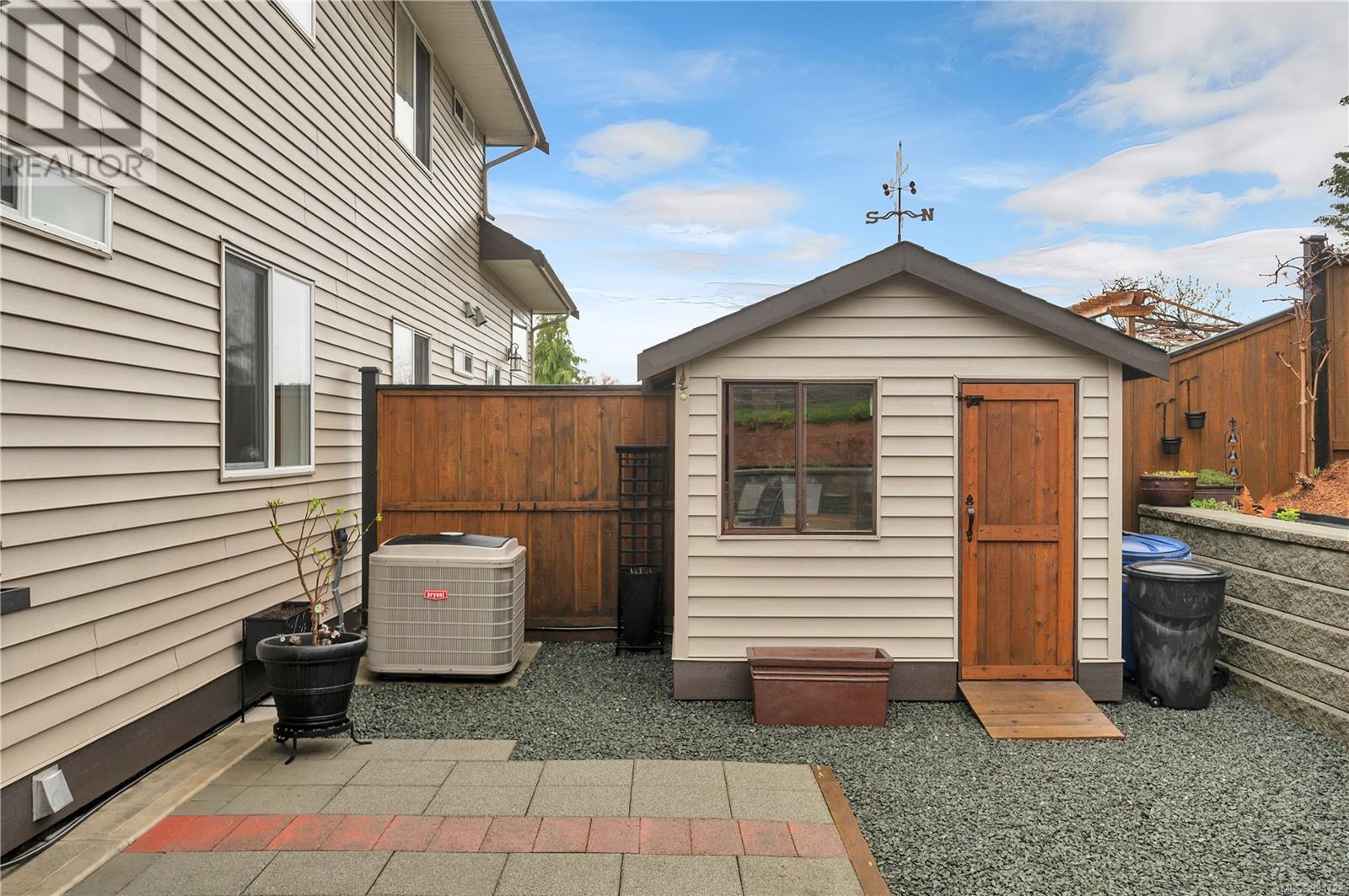 742B Gemsbok Dr, Campbell River