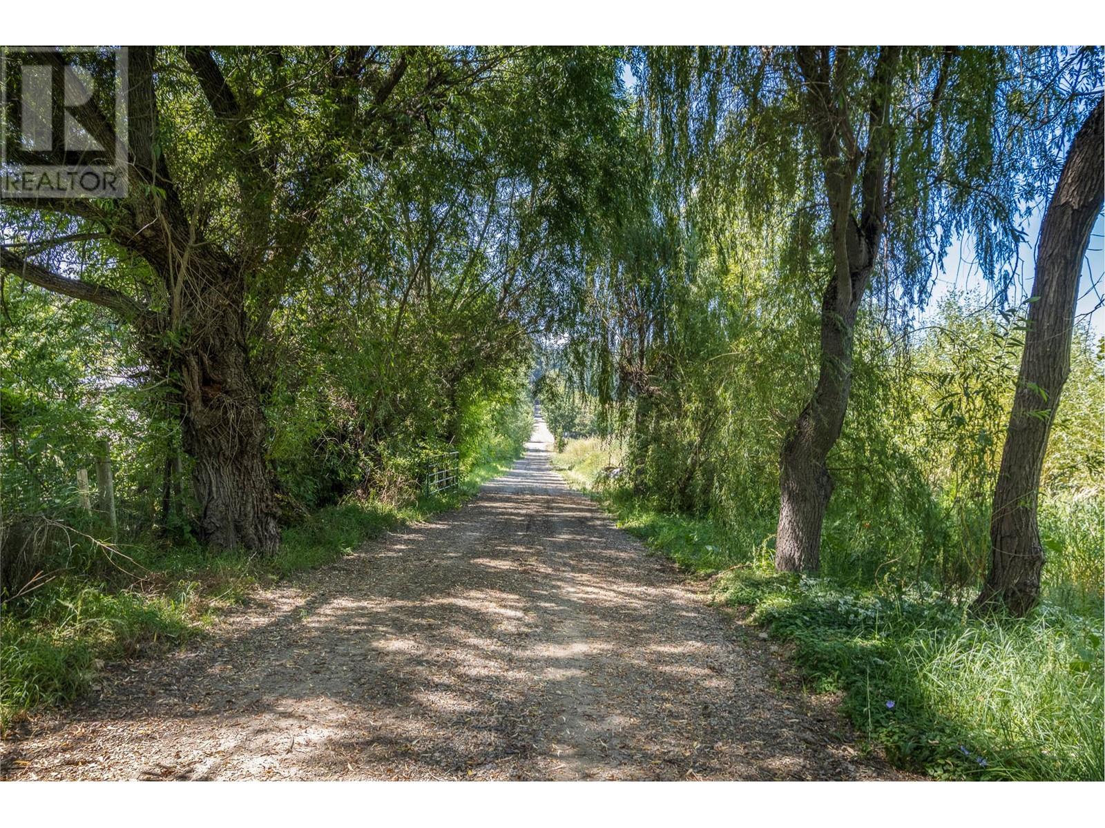 Photo 5 of 4080 50 Street Ne, Salmon Arm BC