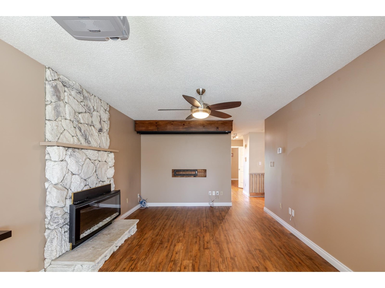 Photo 22 of 240 Davis Crescent, Langley BC