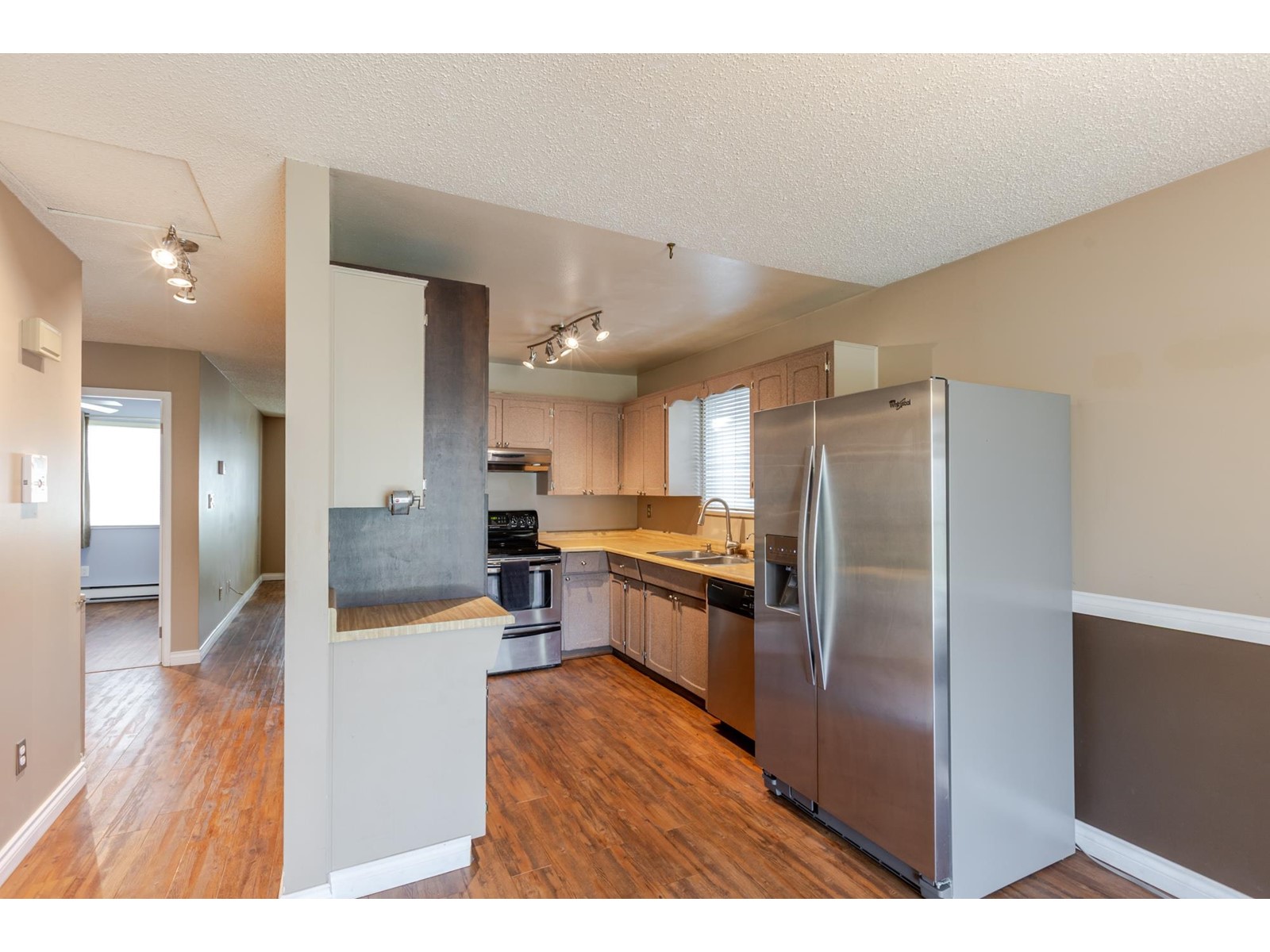 Photo 18 of 240 Davis Crescent, Langley BC