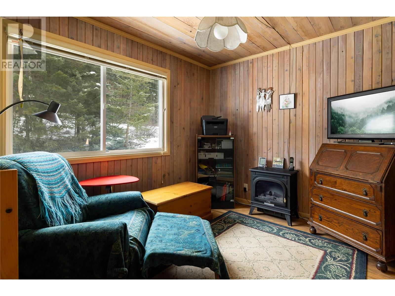  7868 Wallace Road, Vernon