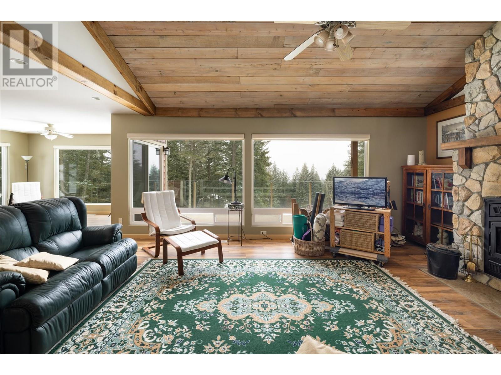  7868 Wallace Road, Vernon