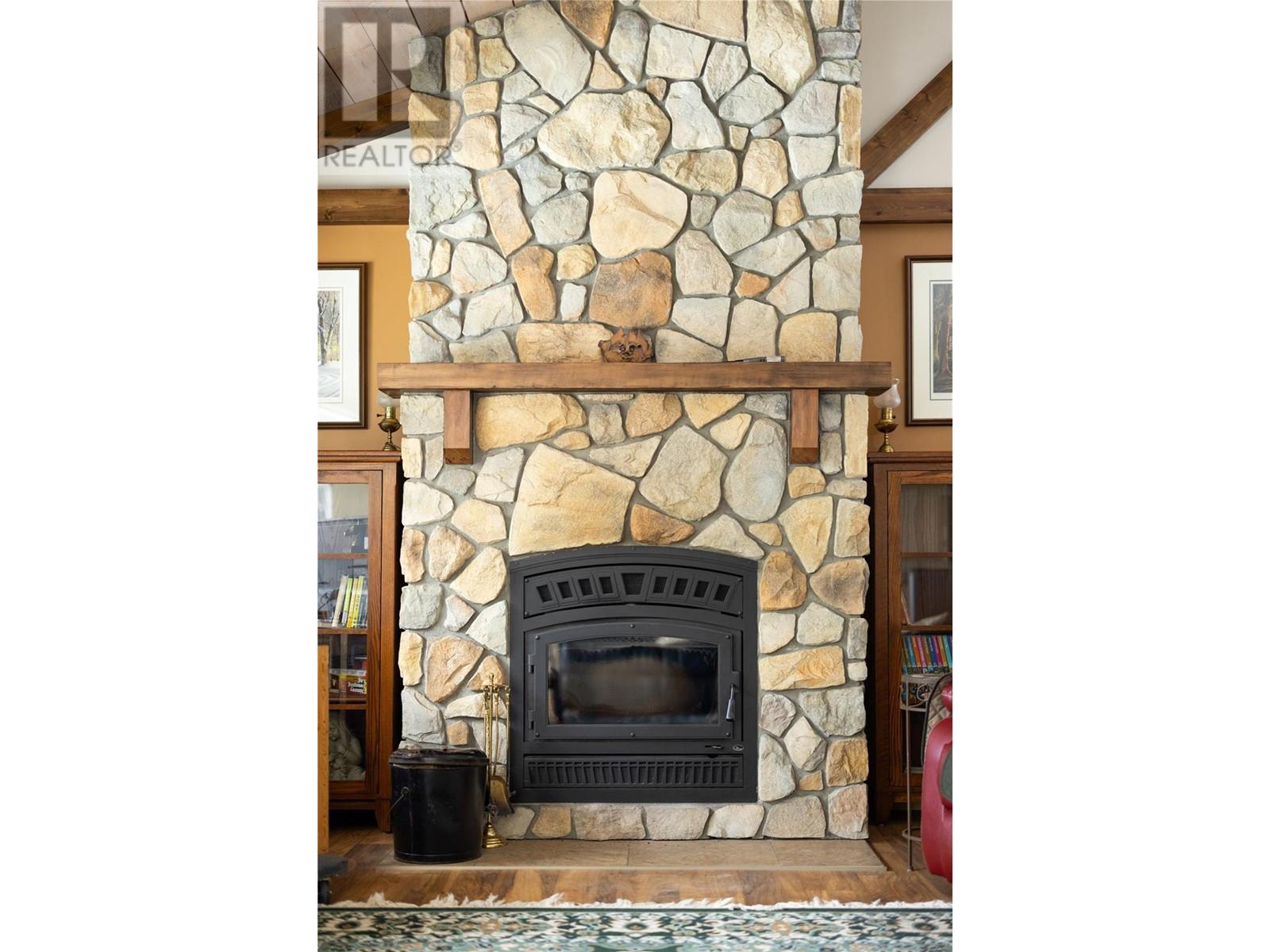  7868 Wallace Road, Vernon