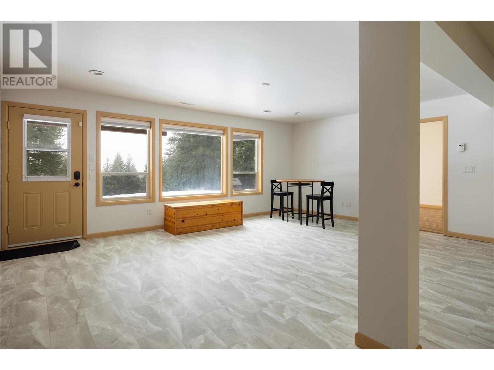  7868 Wallace Road, Vernon