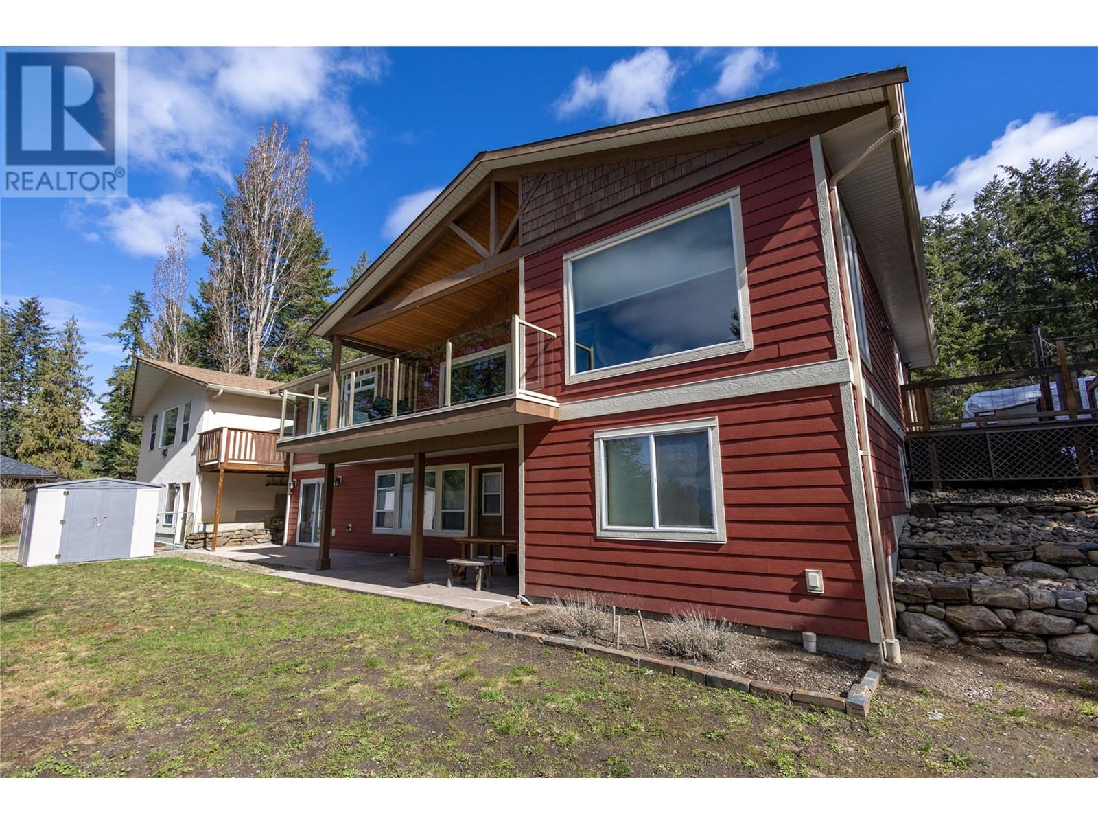  7868 Wallace Road, Vernon
