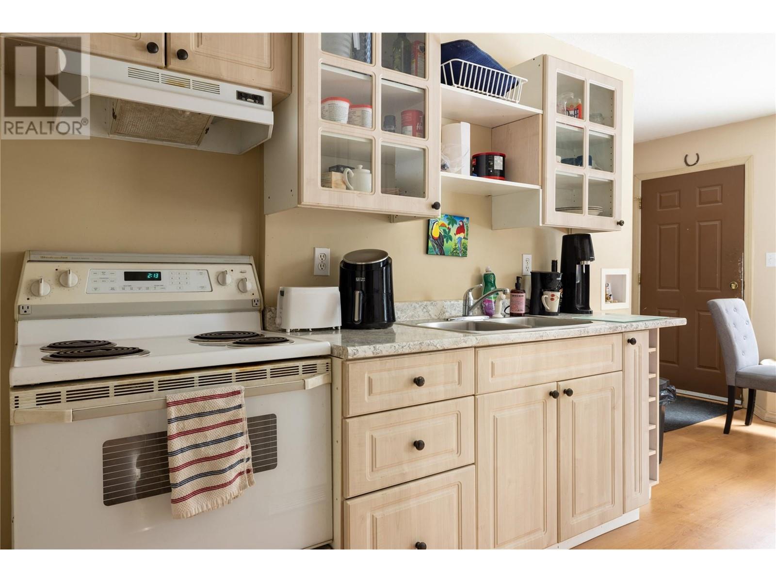  7868 Wallace Road, Vernon
