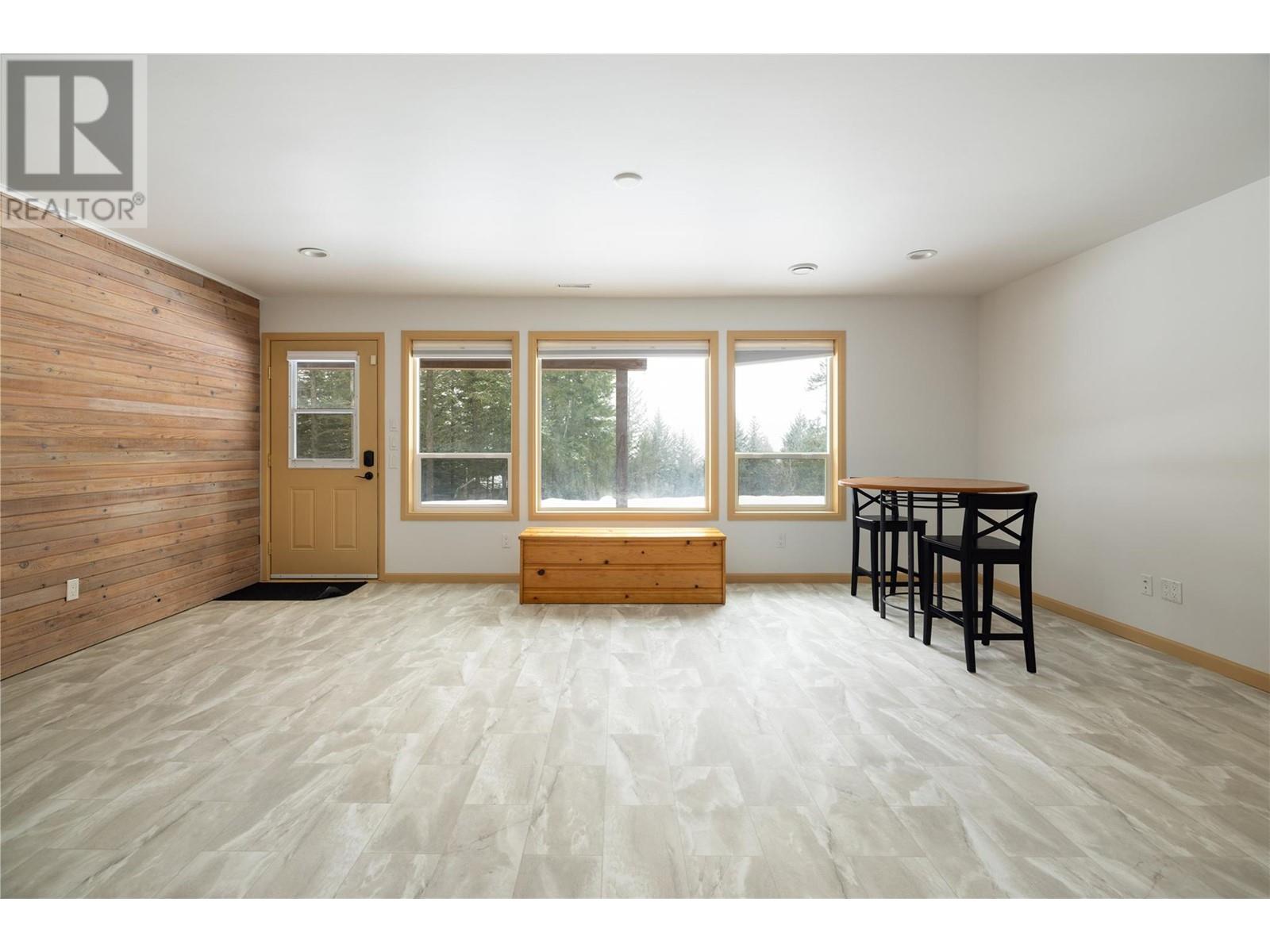  7868 Wallace Road, Vernon