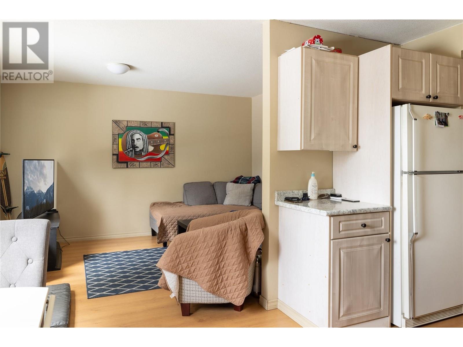  7868 Wallace Road, Vernon