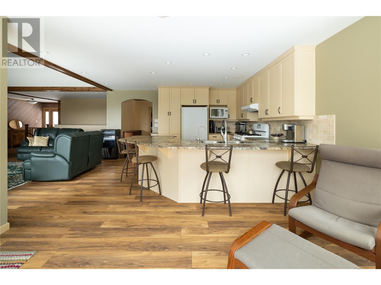  7868 Wallace Road, Vernon