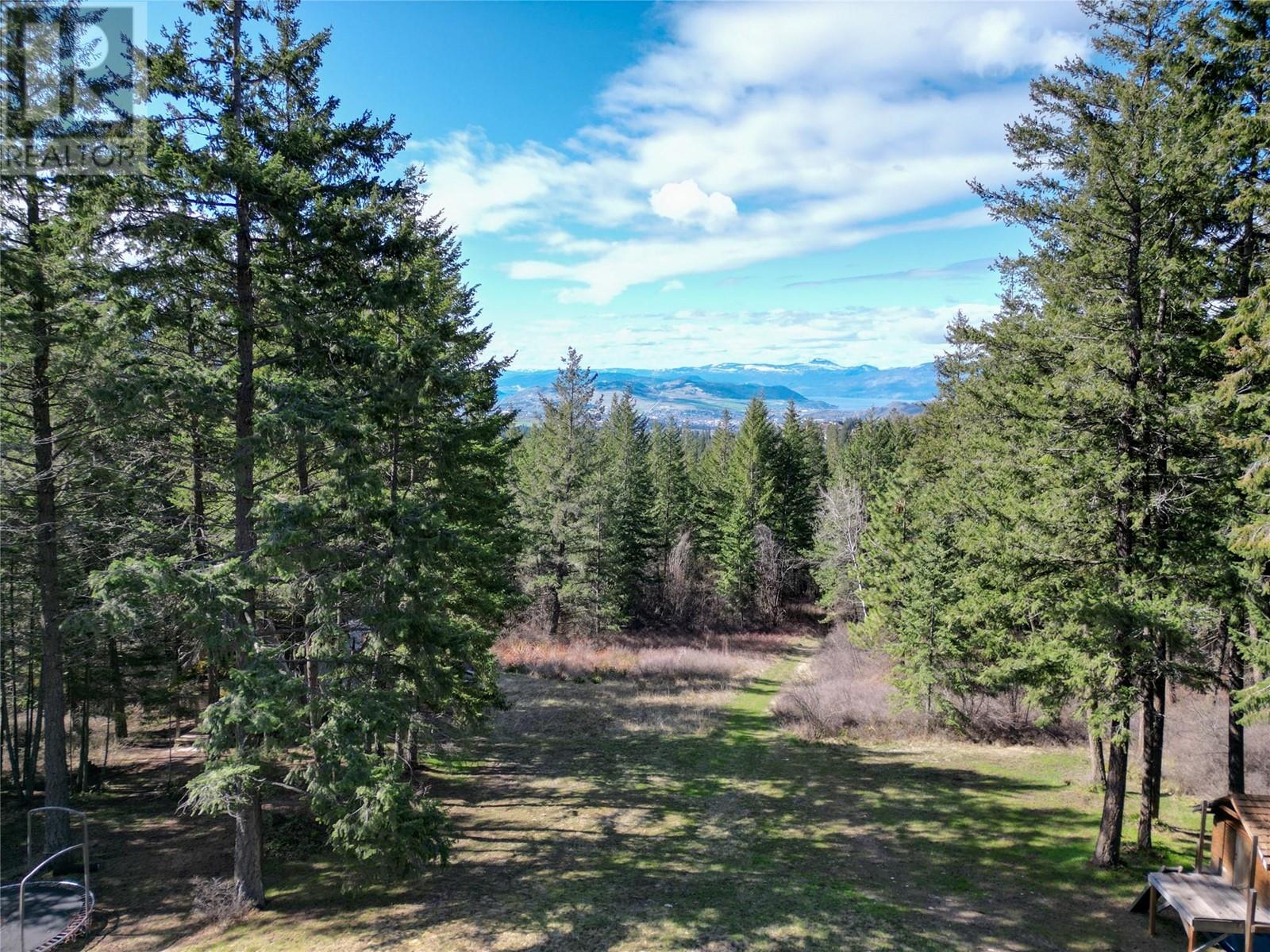  7868 Wallace Road, Vernon