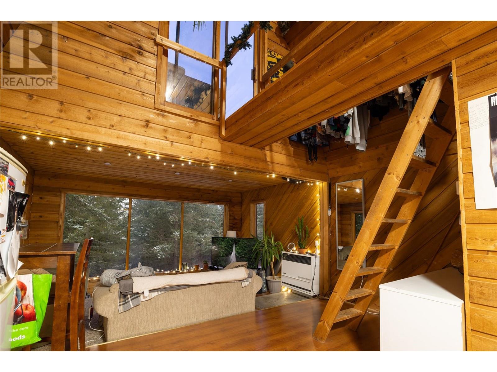  7868 Wallace Road, Vernon