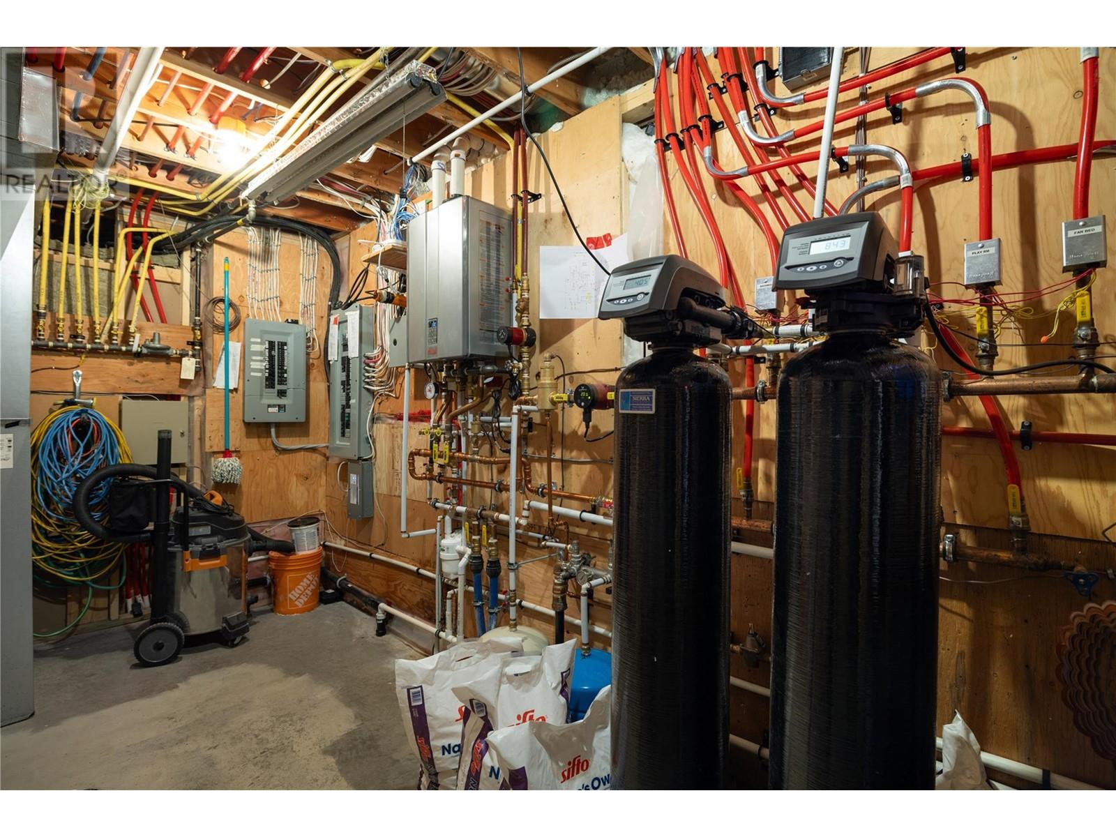  7868 Wallace Road, Vernon