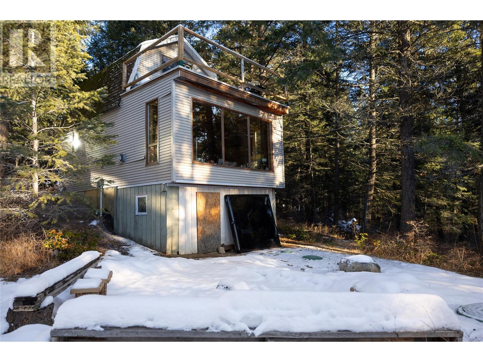  7868 Wallace Road, Vernon