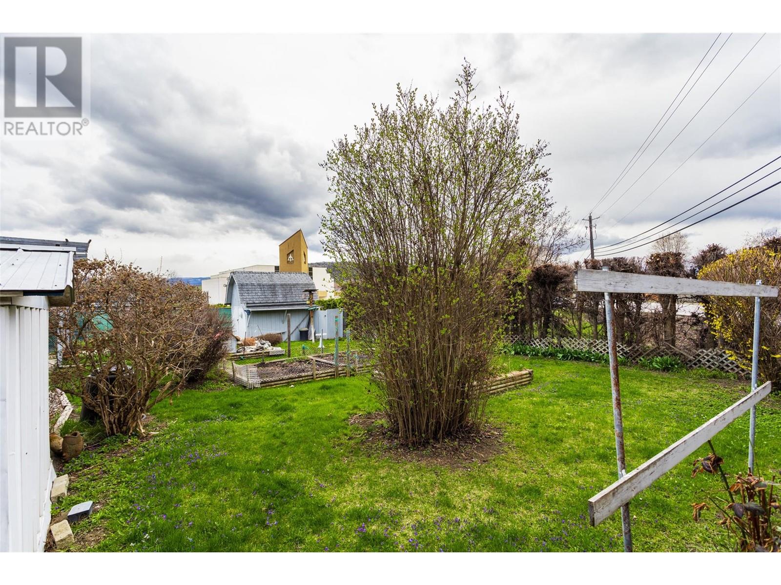  1911 Cross Road, Kelowna